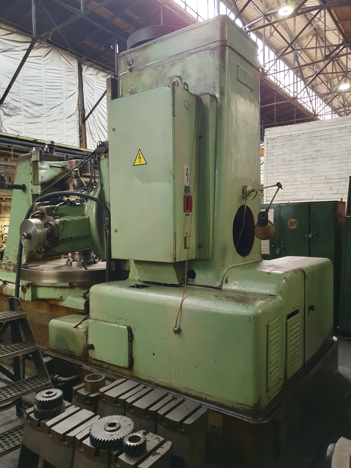 AK_Machines_TOS_FO_6_Gear_Hobbing_Machine (6) ak machines tos fo 6 gear hobbing machine