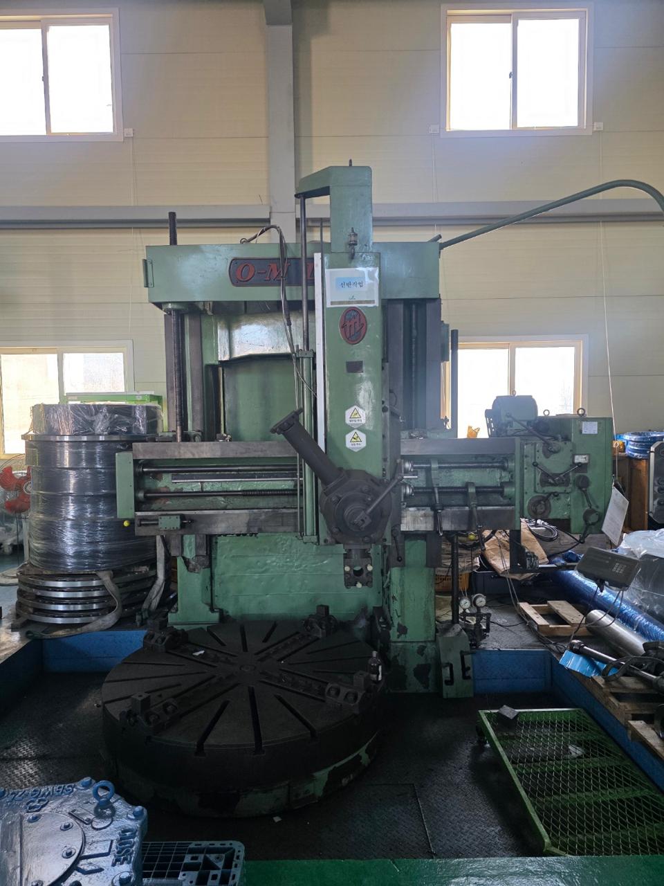 ak machines om vto 16 vertical turret lathe