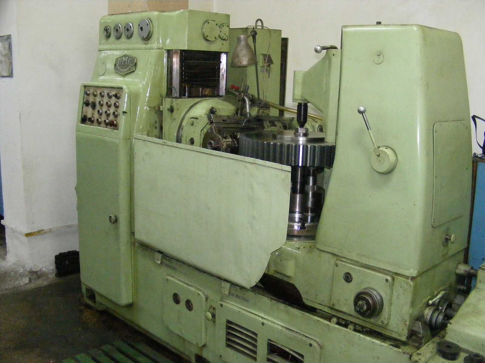 AK_Machines_Cugir_FD500_Gear_Milling (1) ak machines cugir fd500 gear hobbing machine