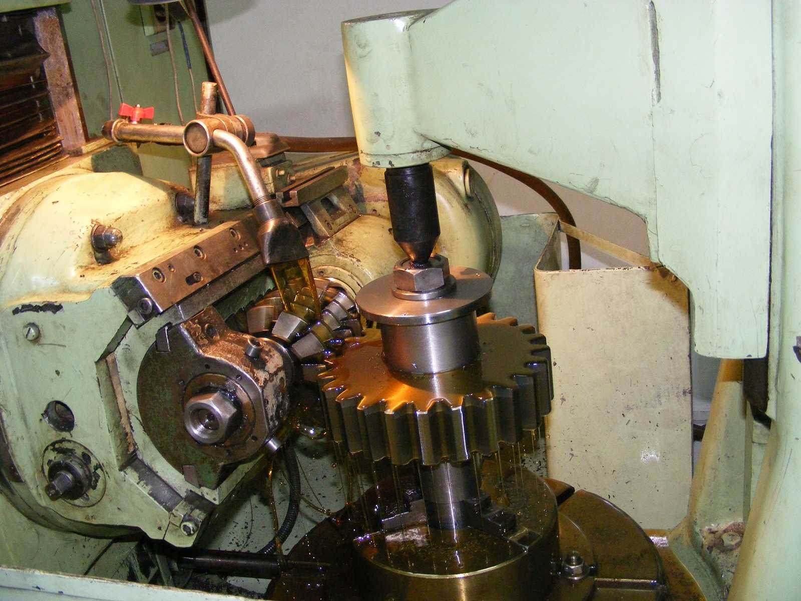 AK_Machines_Cugir_FD500_Gear_Milling (5) ak machines cugir fd500 gear hobbing machine