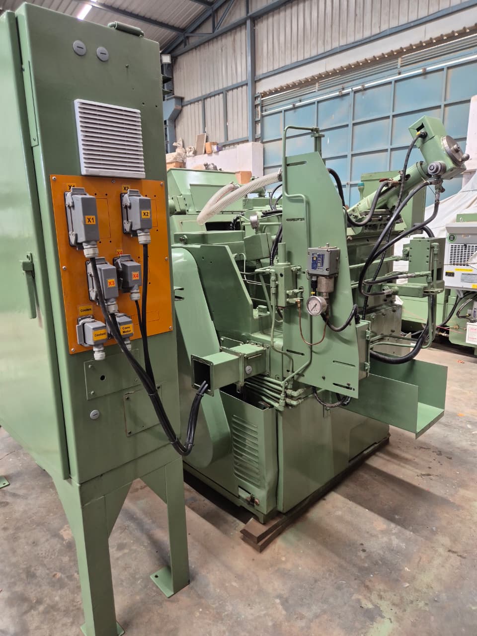 AK_Machines_Cincinnati_220_8_Centerless_Grinder (6) ak machines cincinnati 220 8 centerless grinder