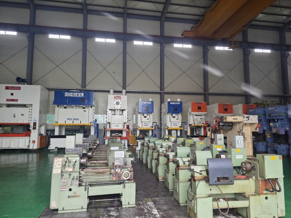 ak machines hwacheon hl 380 750 lathe machine