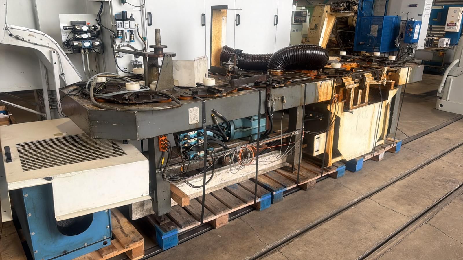 AK_Machines_Gleason_Phoenix_GH_400_CNC_Gear_Hobber (3) ak machines gleason phoenix gh 400 cnc gear hobber