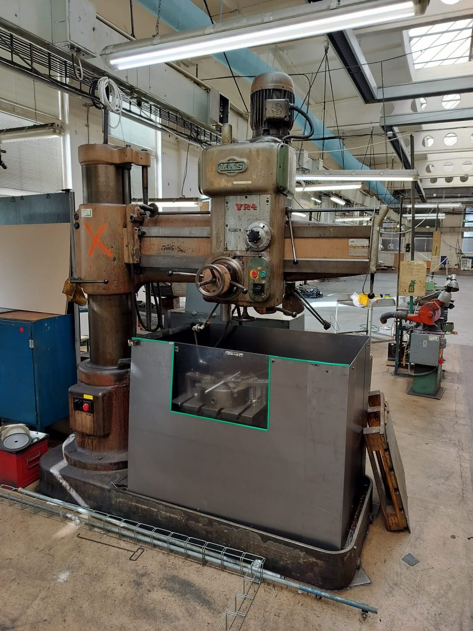 ak machines mas vr4 radial drilling machine